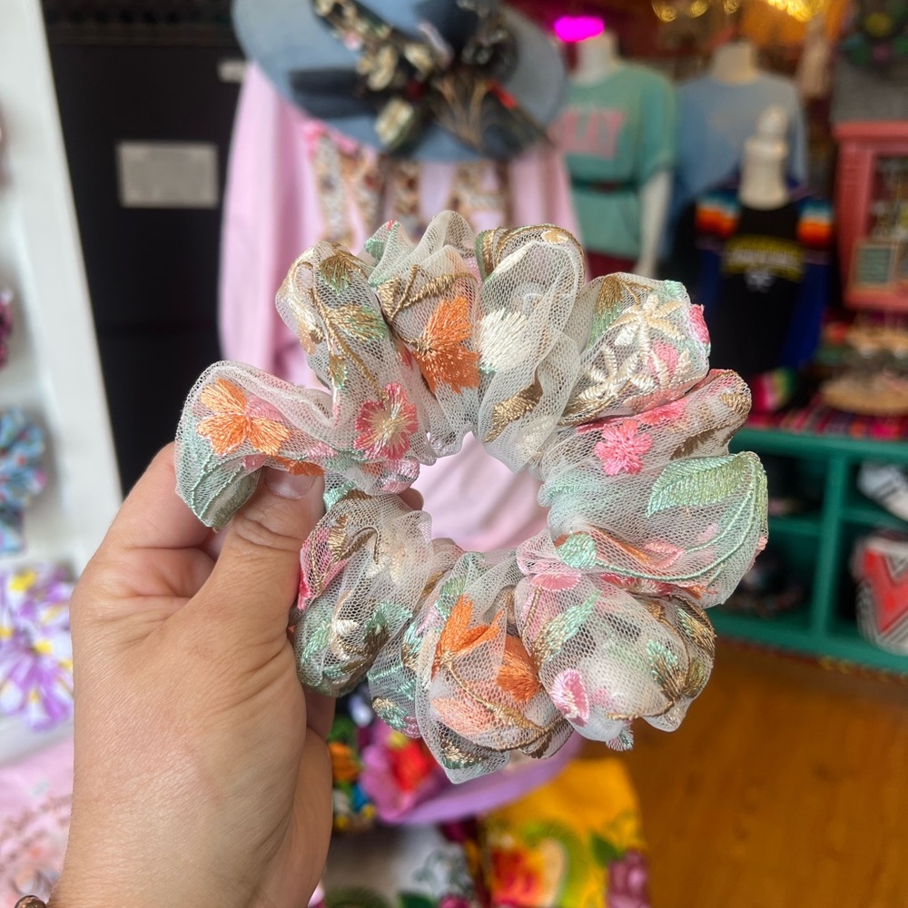 Embroidered Floral Mesh Scrunchie in Pastel Pink & Mint